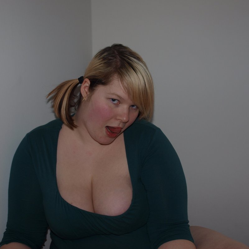 Webcam en ligne pute Queenie Angouleme